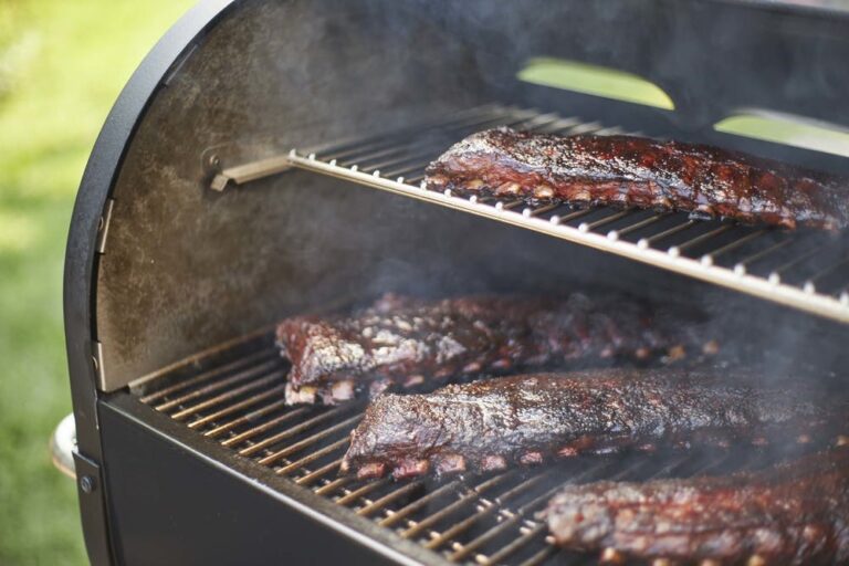 Grillen im Holzkohlegrill. So funktioniert es!