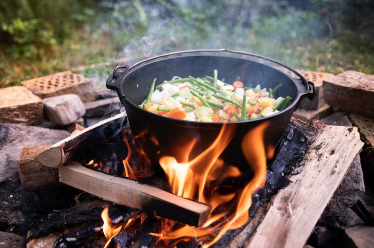 Der Dutch Oven – ein Allrounder für die Outdoor-Küche