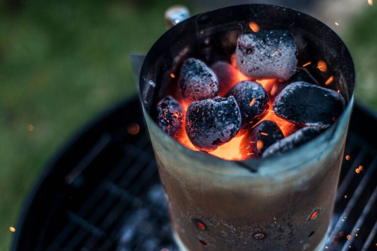 Grillen im Holzkohlegrill. So funktioniert es!