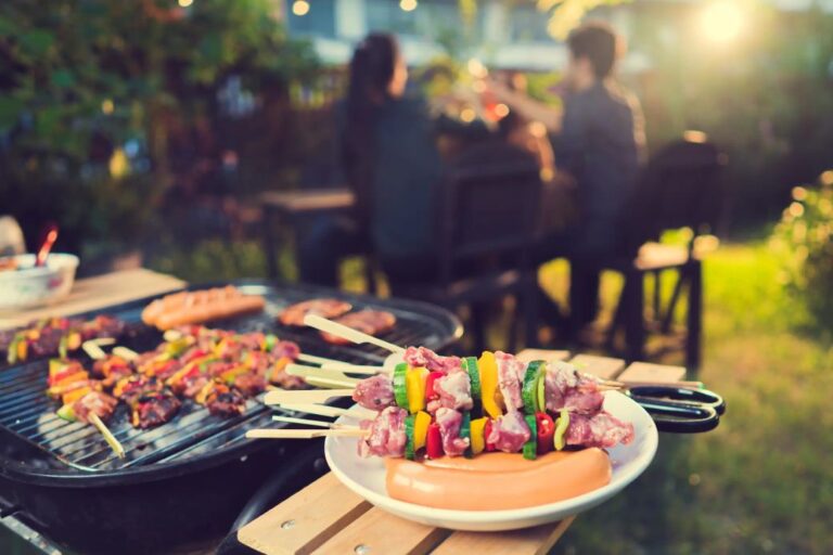 Grillen im Holzkohlegrill. So funktioniert es!