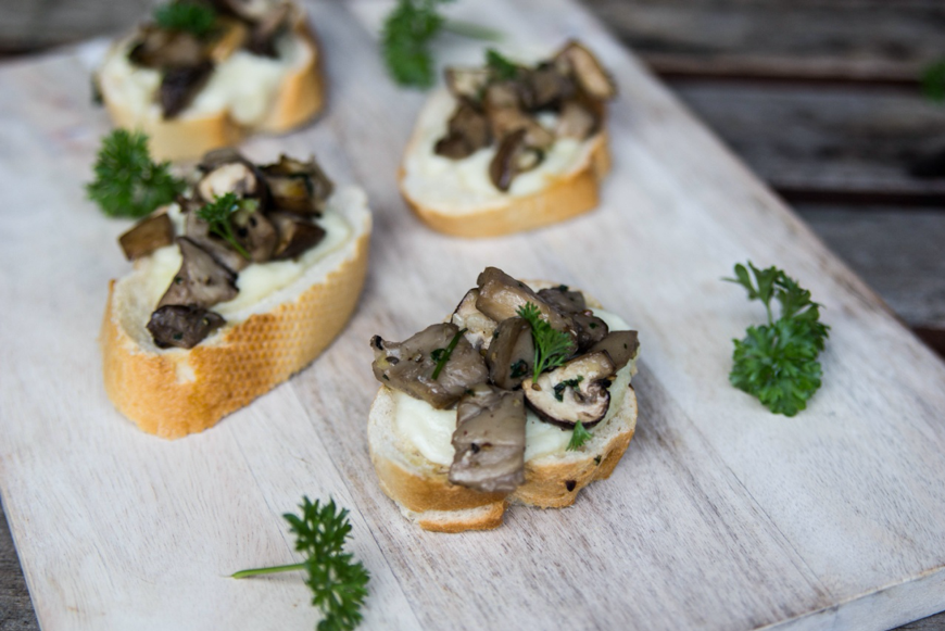 Warme Pilz-Bruschetta