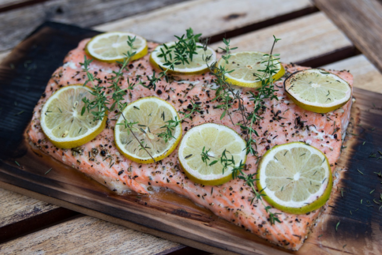 Zitronen-Lachs von der Zedernplanke