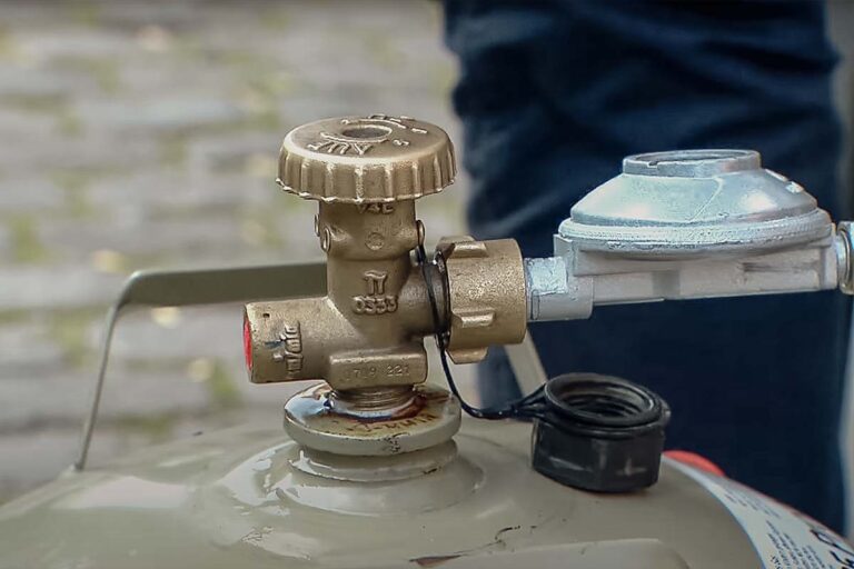 Grundlagen Guide: So schliesst Ihr Eure Gasflasche richtig an