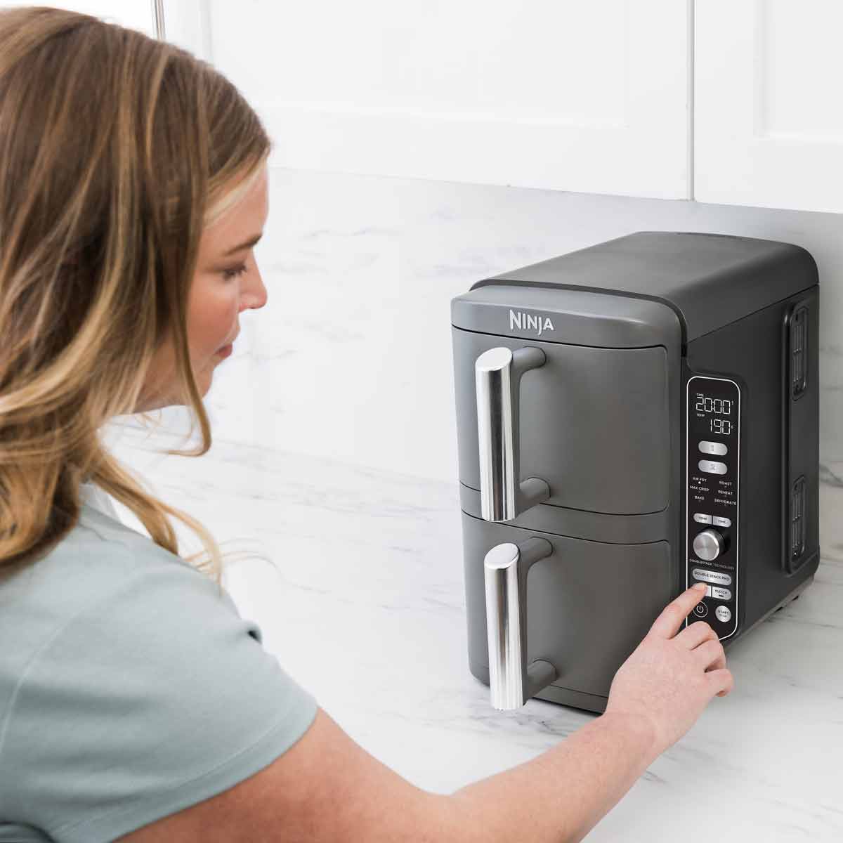 Ninja Double Stack XL 2‑Ebenen Heißluftfritteuse 9,5 Liter in Grau