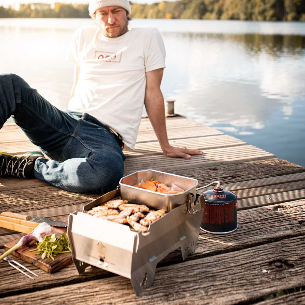 Skotti Grill 2.0 – zerlegbarer Edelstahl Gasgrill Skotti Grill 2.0 – zerlegbarer Edelstahl Gasgrill