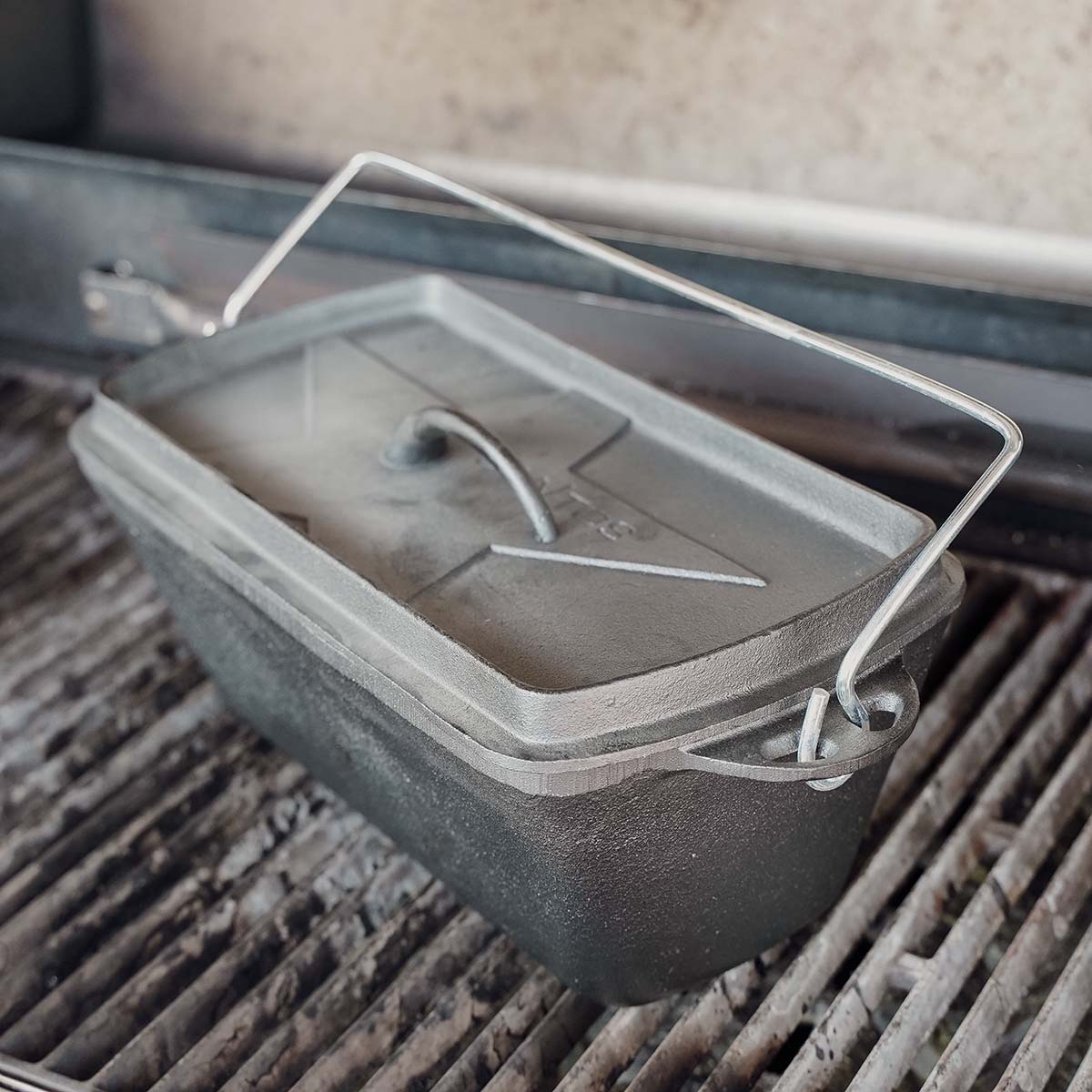 SANTOS Kastenform aus Gusseisen mit Henkel, 39 x 17cm  SANTOS Kastenform aus Gusseisen mit Henkel, 39 x 17cm