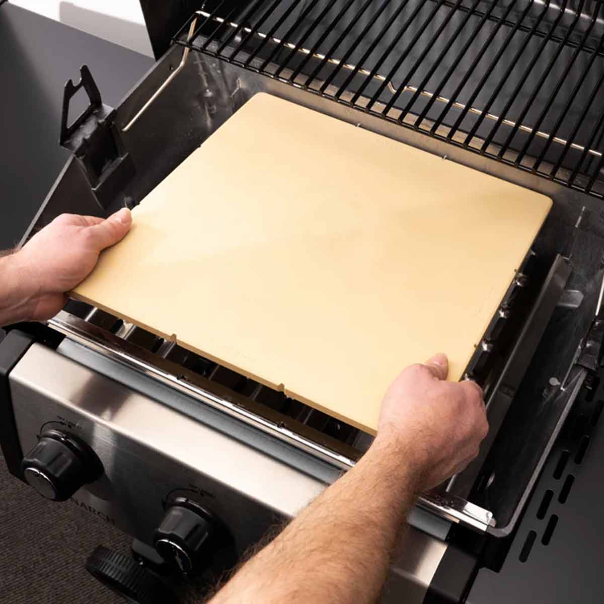Broil King Pizzastein: Ersetzt die Grillroste