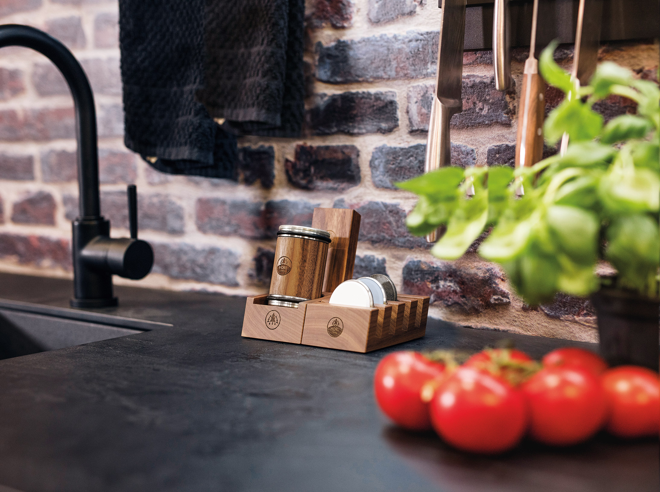 HORL Station fur Rollschleifer Nussbaum HORL Station fur Rollschleifer Nussbaum