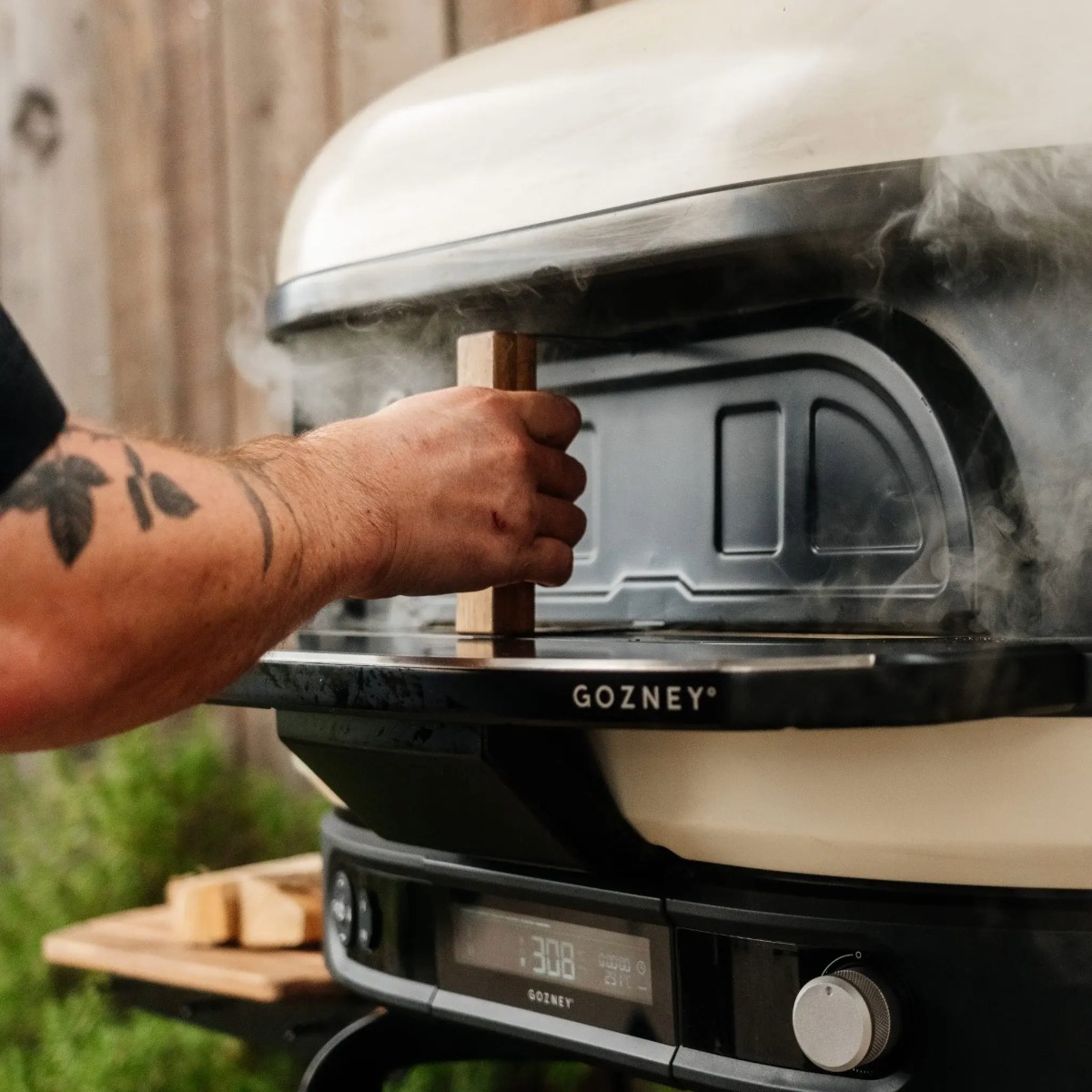 Gozney Dome (Gen 2) Tür Geschlossene Tür an Pizzaofen