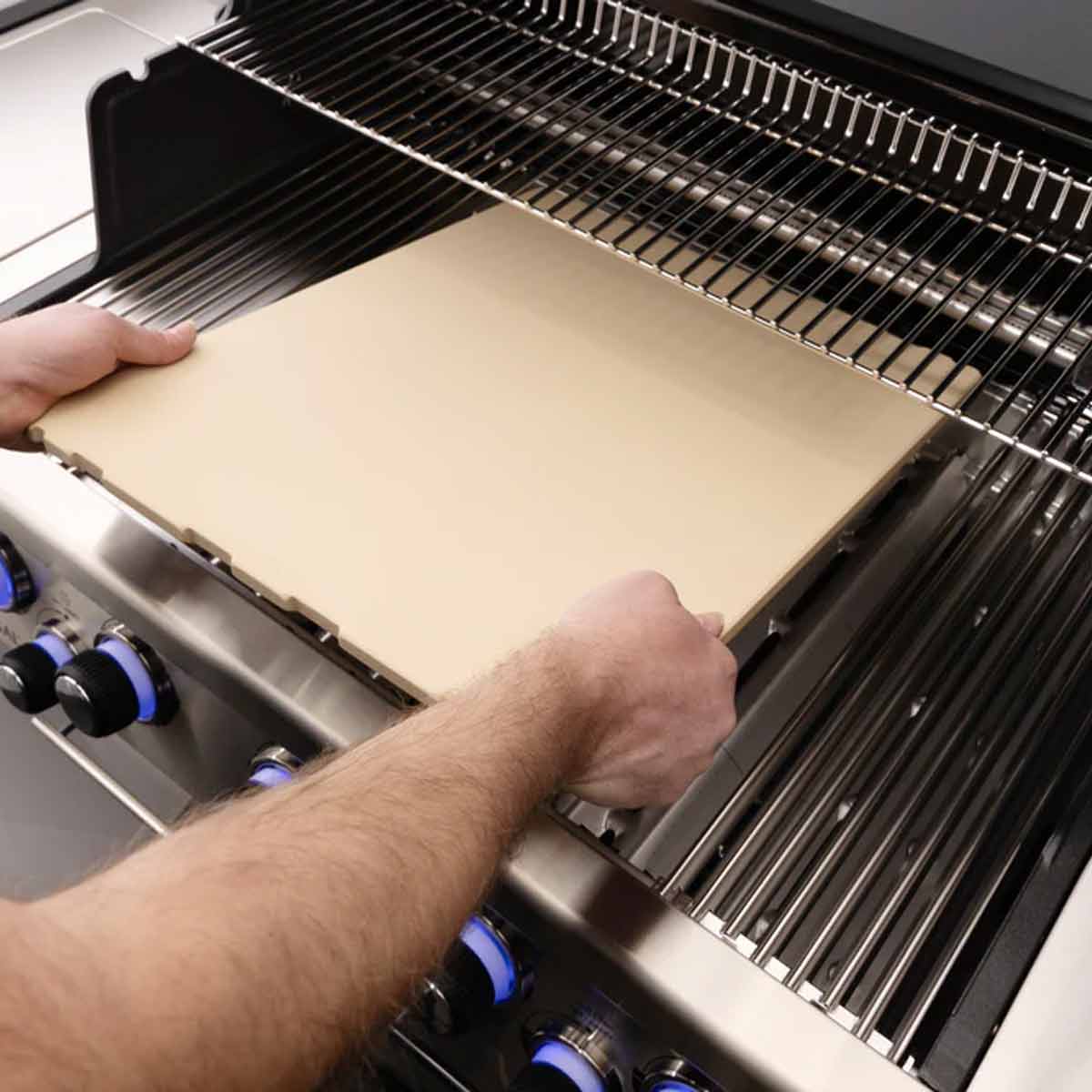 Broil King Pizzastein: Ersetzt drei Grillroste