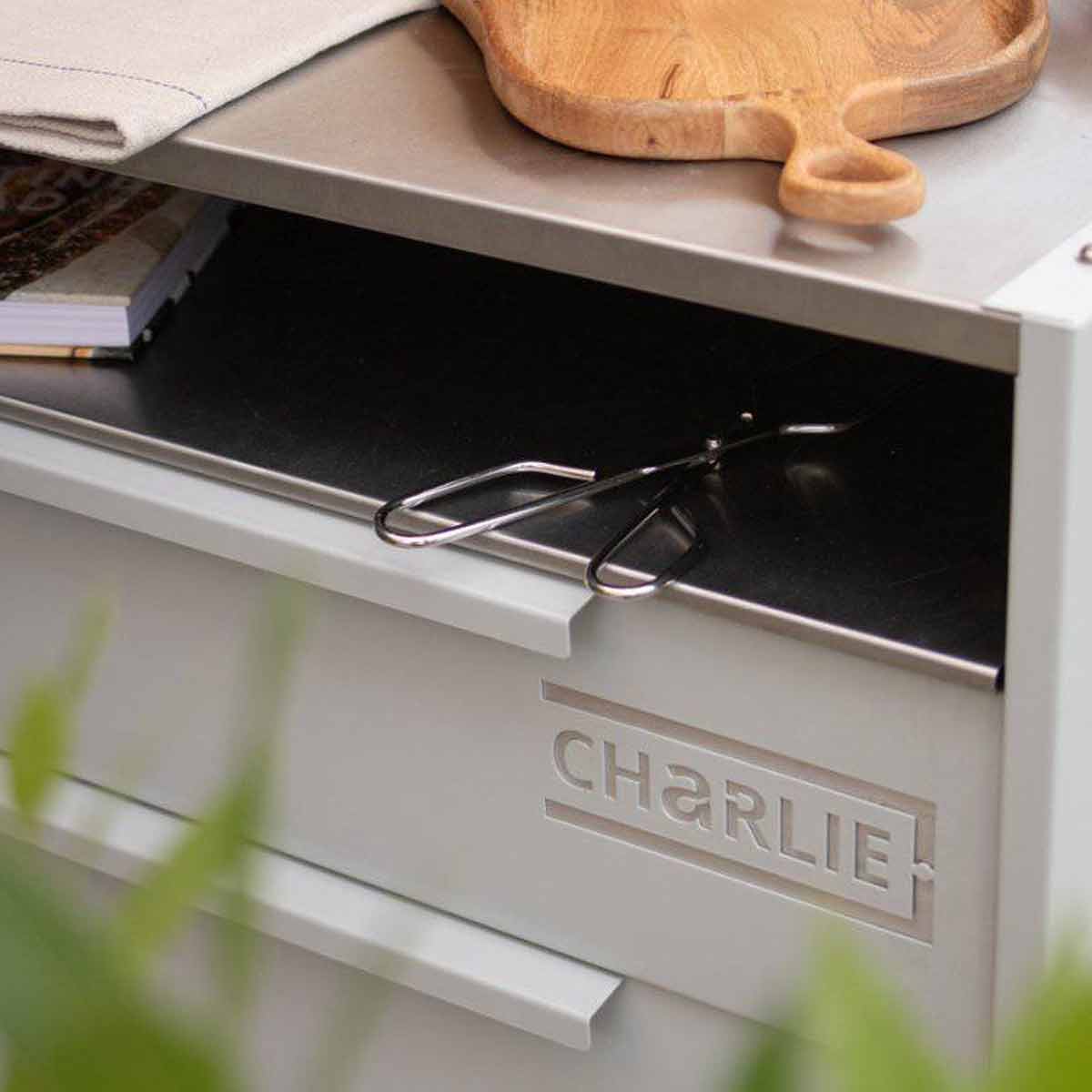 Charlie Oven Beistellwagen Ablagefach