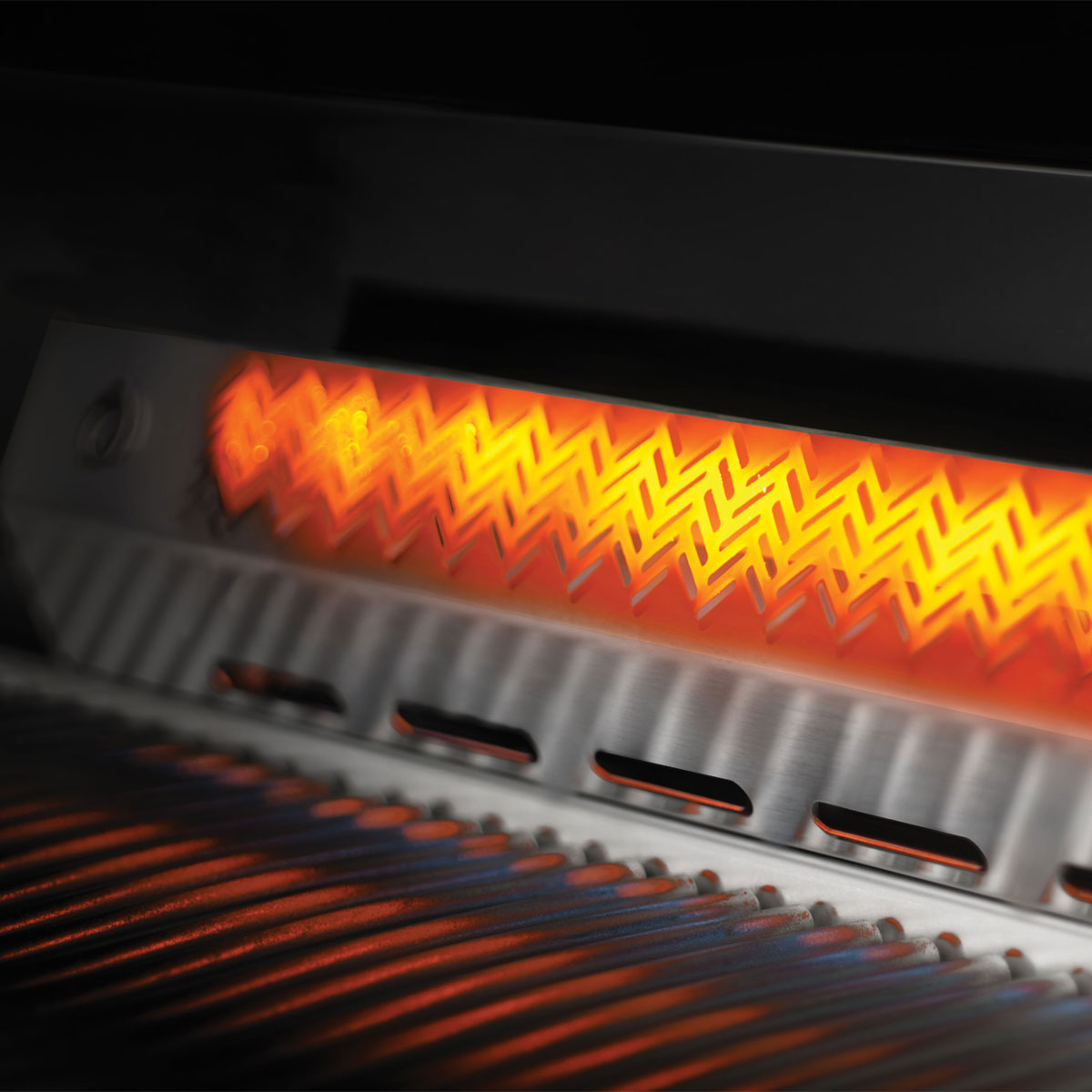 Napoleon Einbaugrill 700-Series 32 Zoll | Mattschwarz | inkl. Drehspieß und Innenbeleuchtung Napoleon Einbaugrill 700-Series 32 Zoll | Mattschwarz | inkl. Drehspieß und Innenbeleuchtung