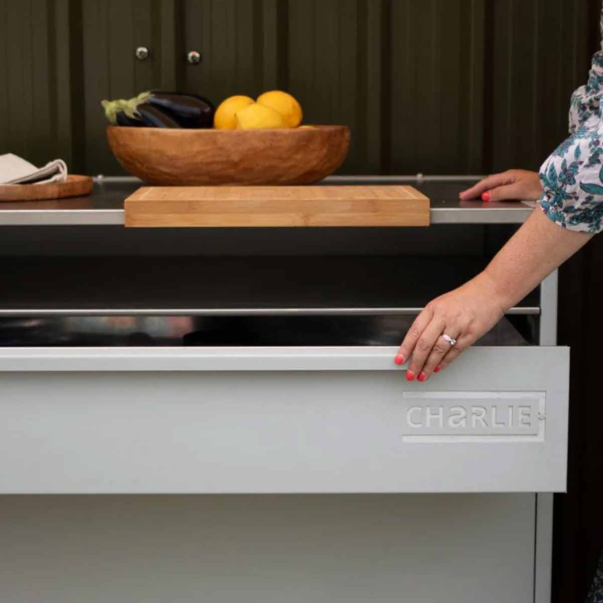 Charlie Oven Beistellwagen Schublade oben