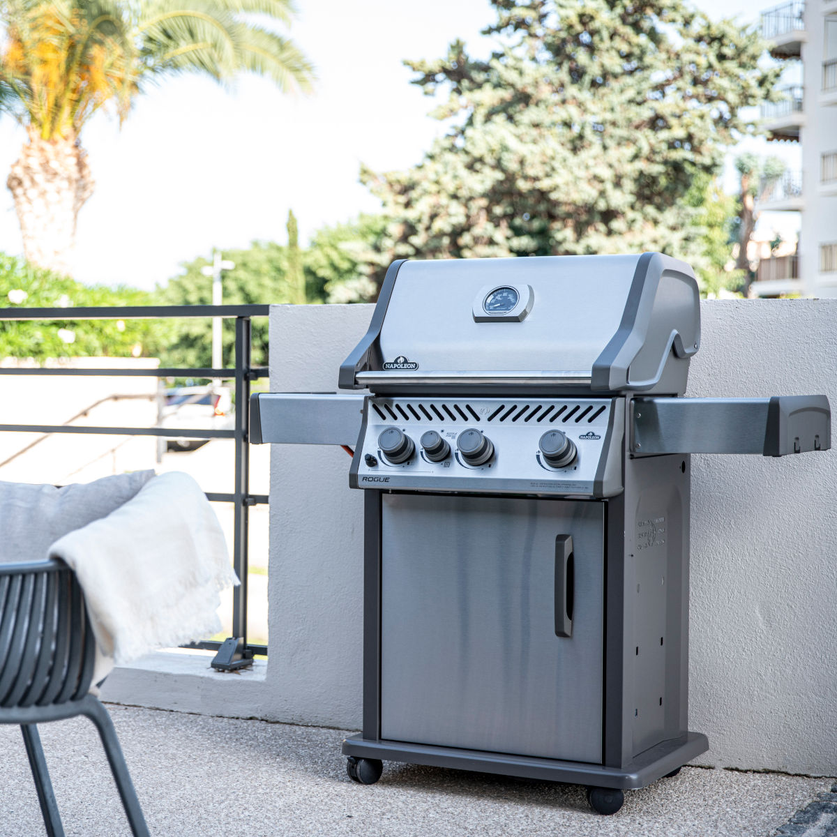 Napoleon Rogue XT 425, Edelstahl