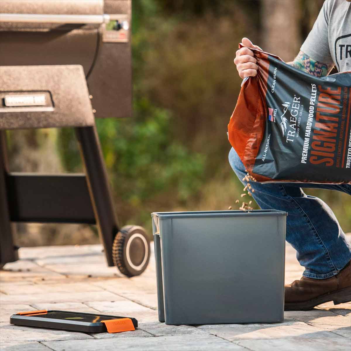 Traeger StayDry Pelletbehälter mit Deckel (Pellets nicht im Lieferumfang enthalten)