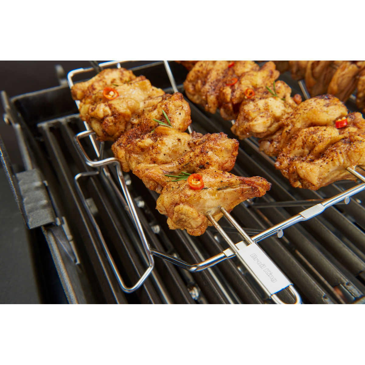 Broil King Multi-Gestell Anwendung auf dem Grill