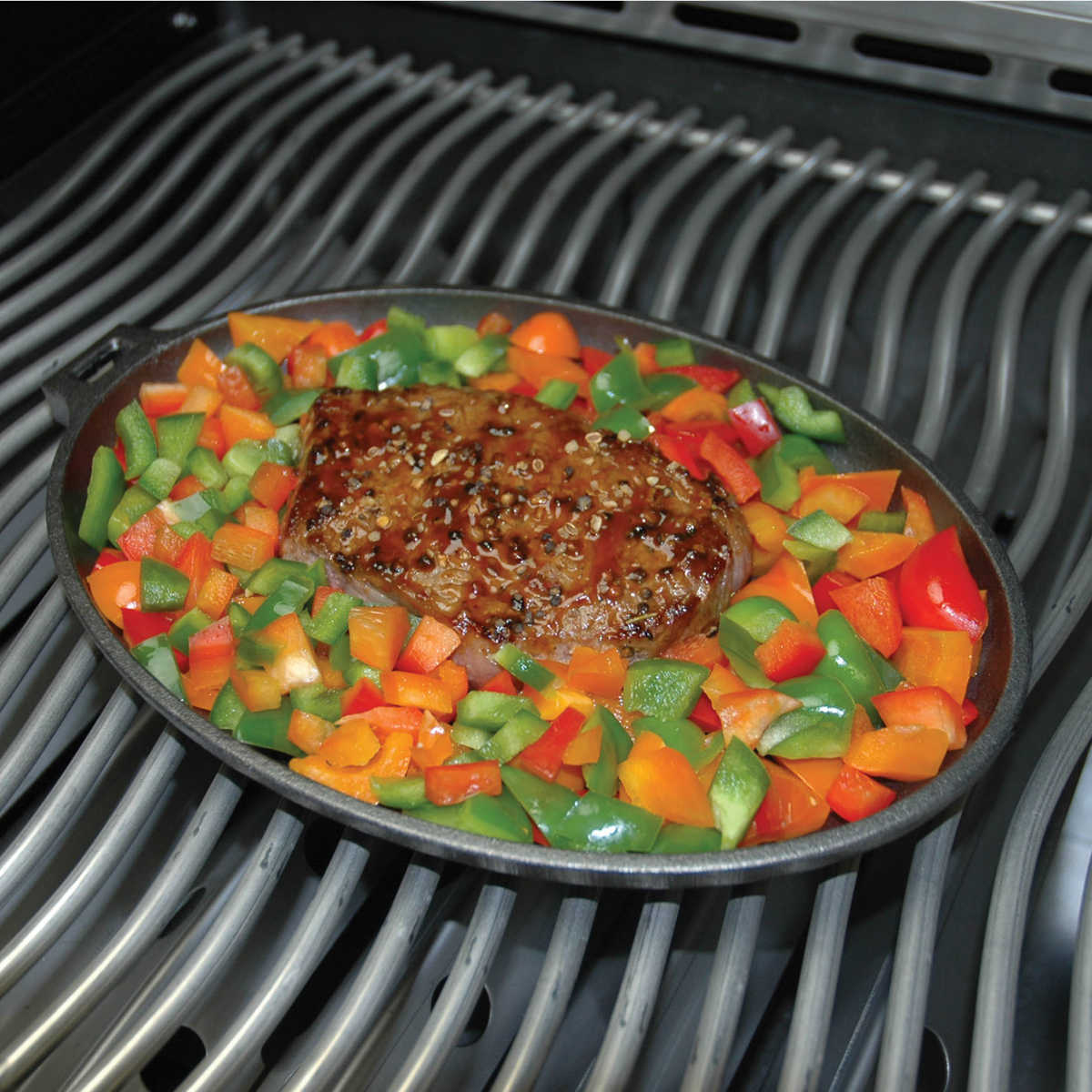 Nopelon Gusspfanne mit Untersetzer - Gemüse Nopelon Gusspfanne mit Untersetzer - Gemüse