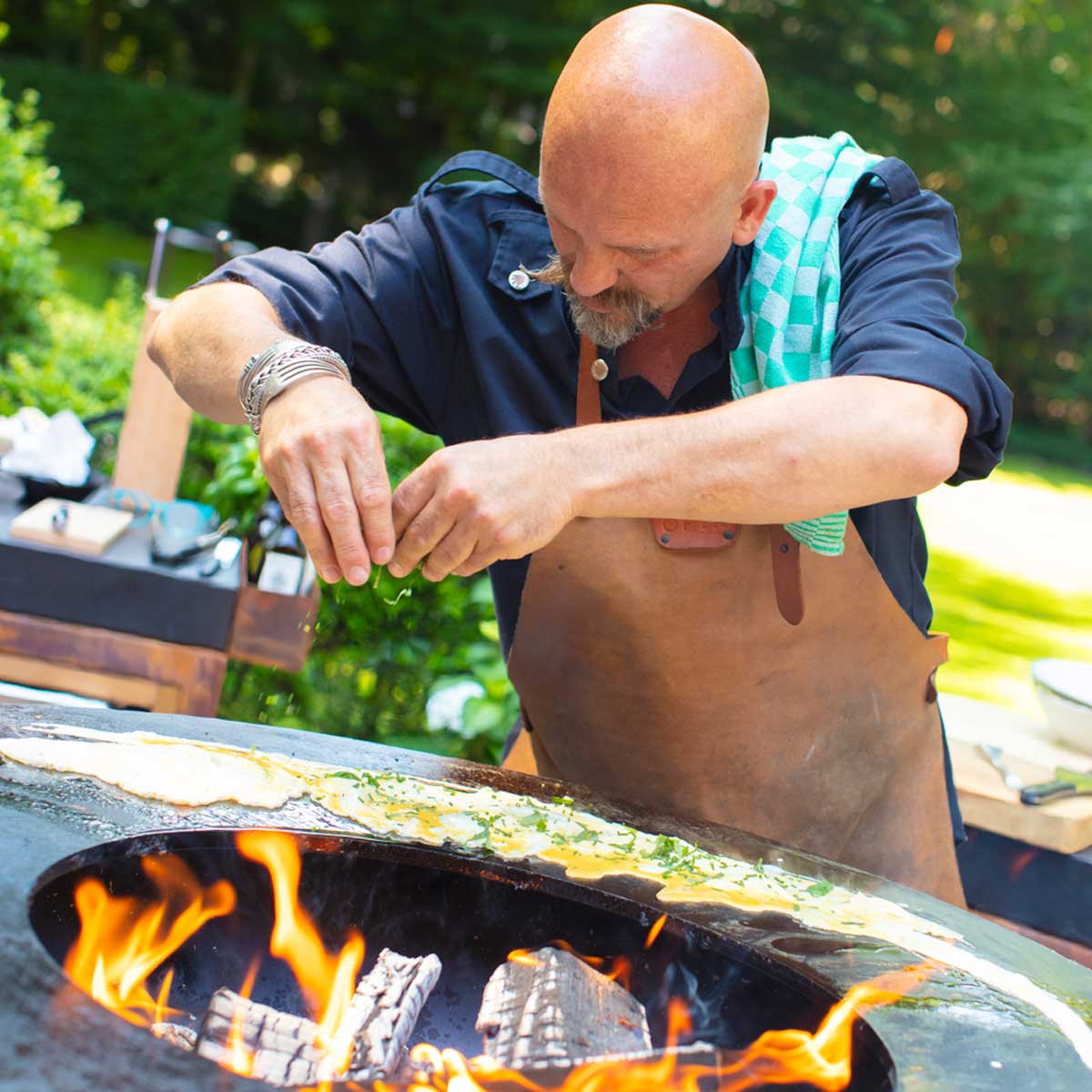 OFYR-Island+ Black 100 Teak Wood