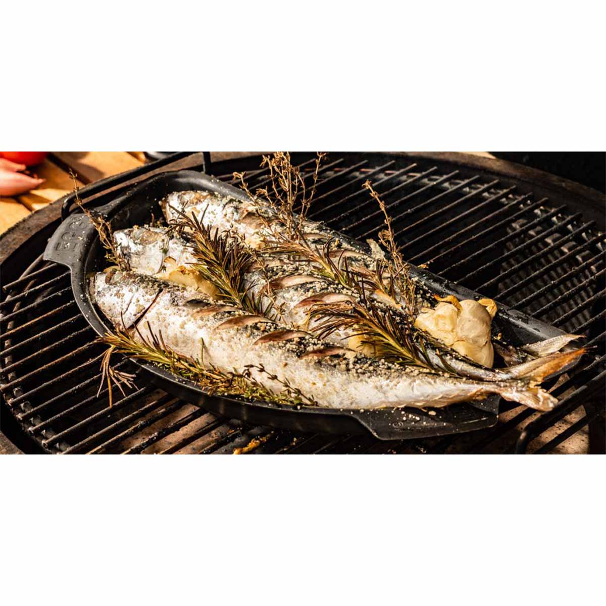 Big Green Egg Gelochter Grillrost, halbrund für L Big Green Egg Gelochter Grillrost, halbrund für L