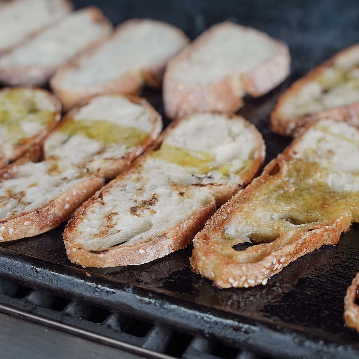 SANTOS Wende-Grillplatte Gusseisen für Napoleon Rogue, 45,1 x 29,5 cm SANTOS Wende-Grillplatte Gusseisen für Napoleon Rogue, 45,1 x 29,5 cm