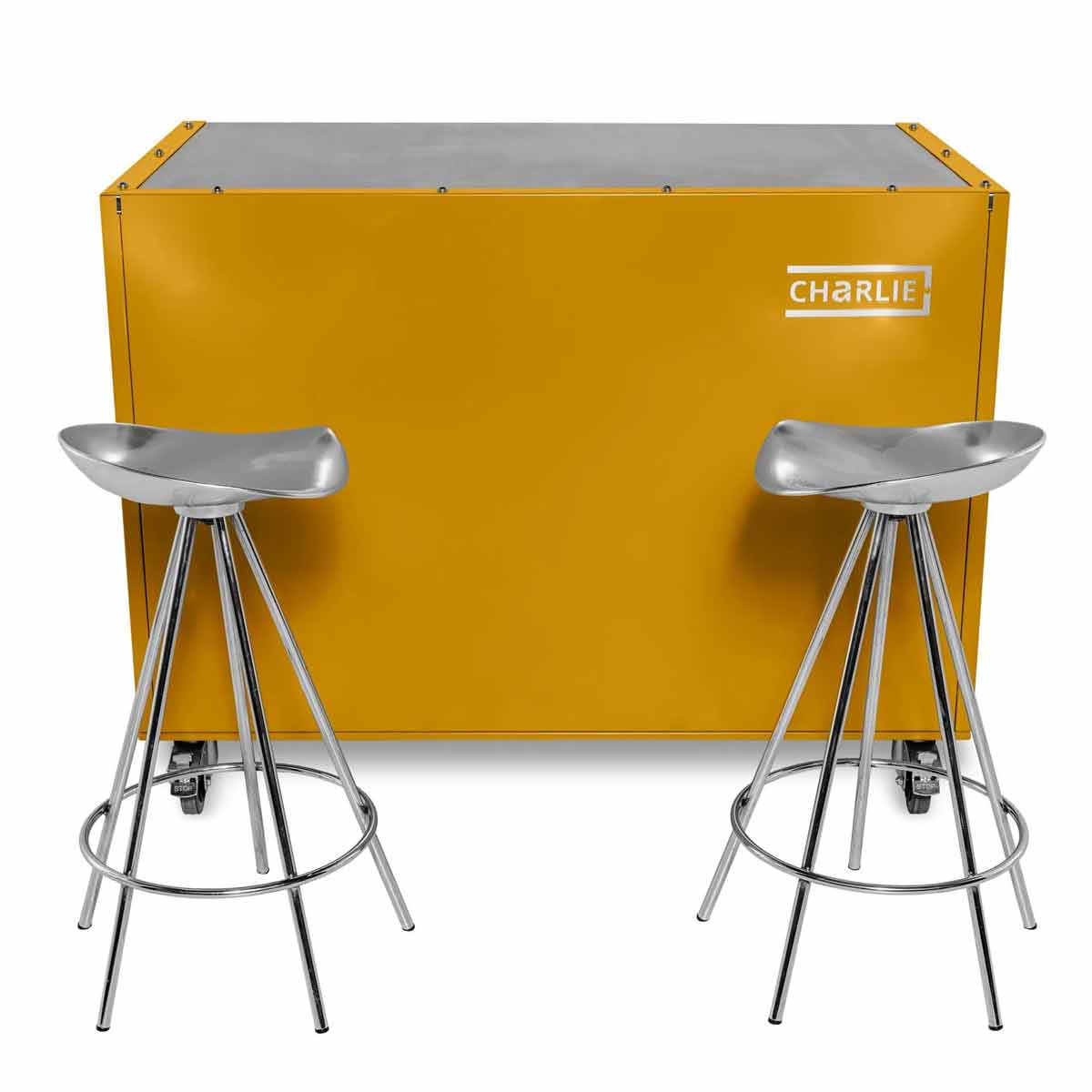 Charlie Oven Beistellwagen als Kücheninsel mit Sitzhockern