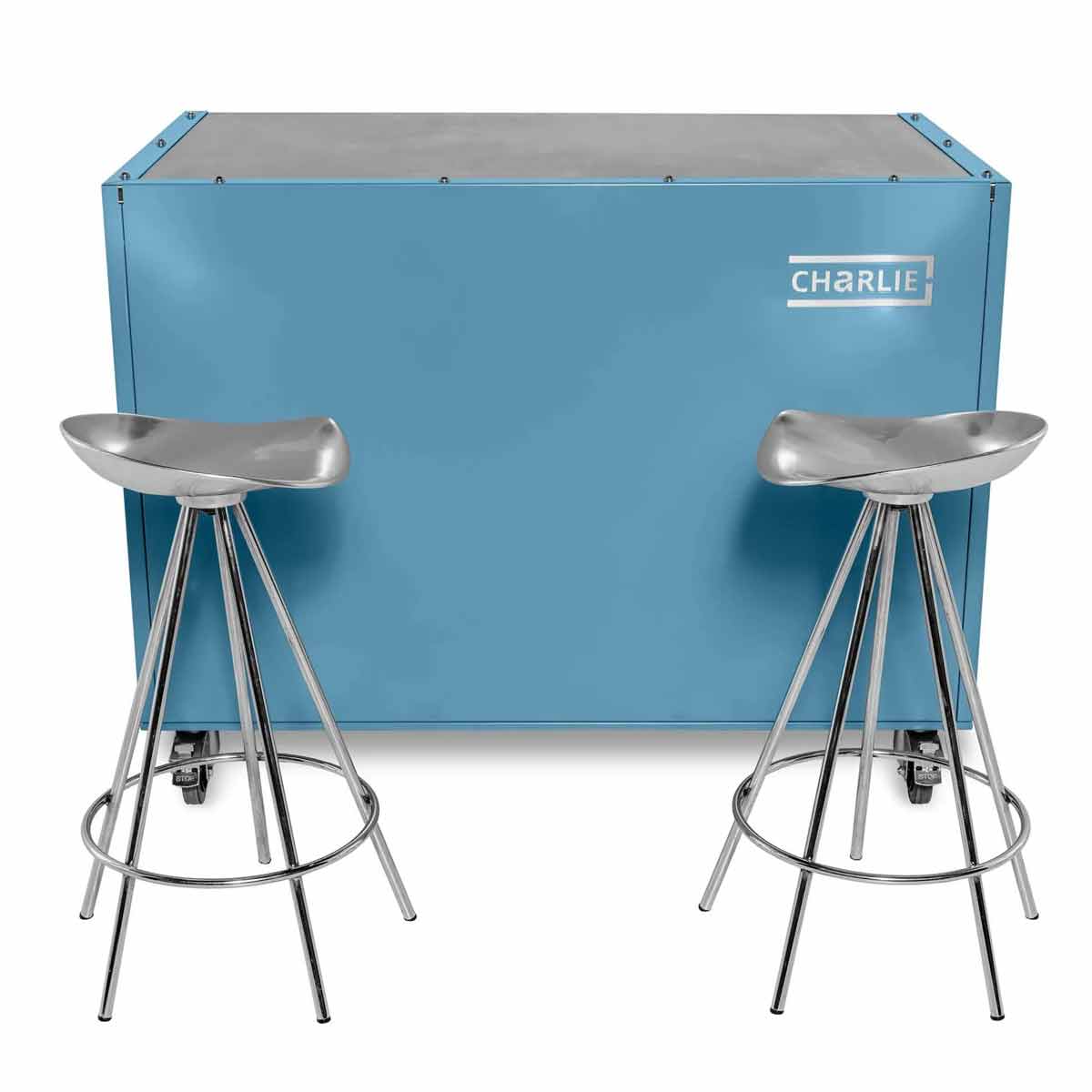 Charlie Oven Beistellwagen als Kücheninsel mit Sitzhockern