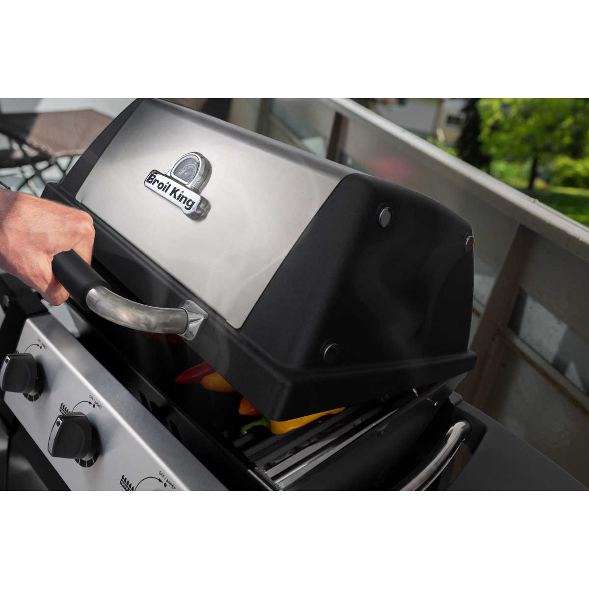 Broil King Gasgrill Porta Chef 320 Edelstahl Deckelhaube