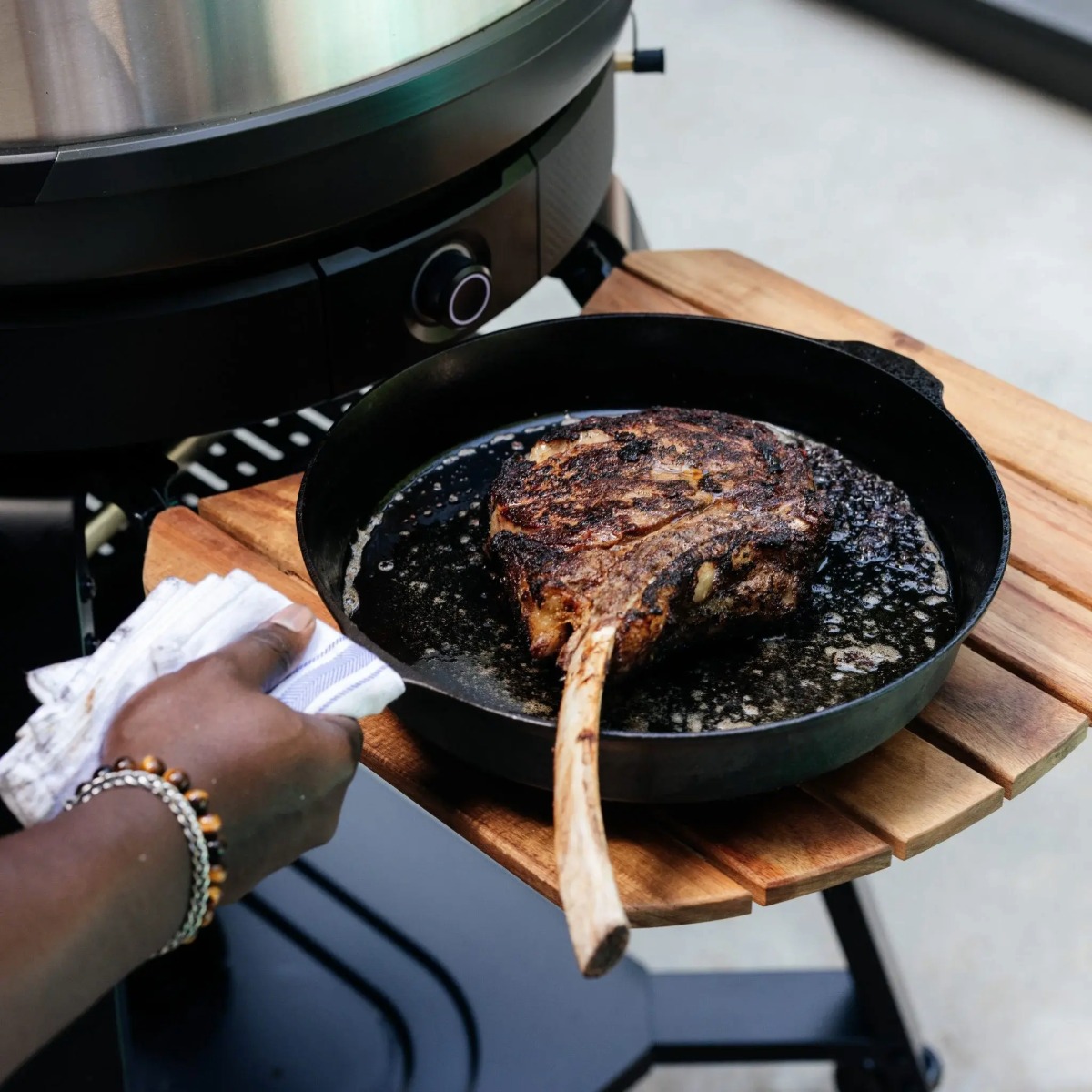 Gozney Dome Gen 2.0 Gestell Steak auf Gestell