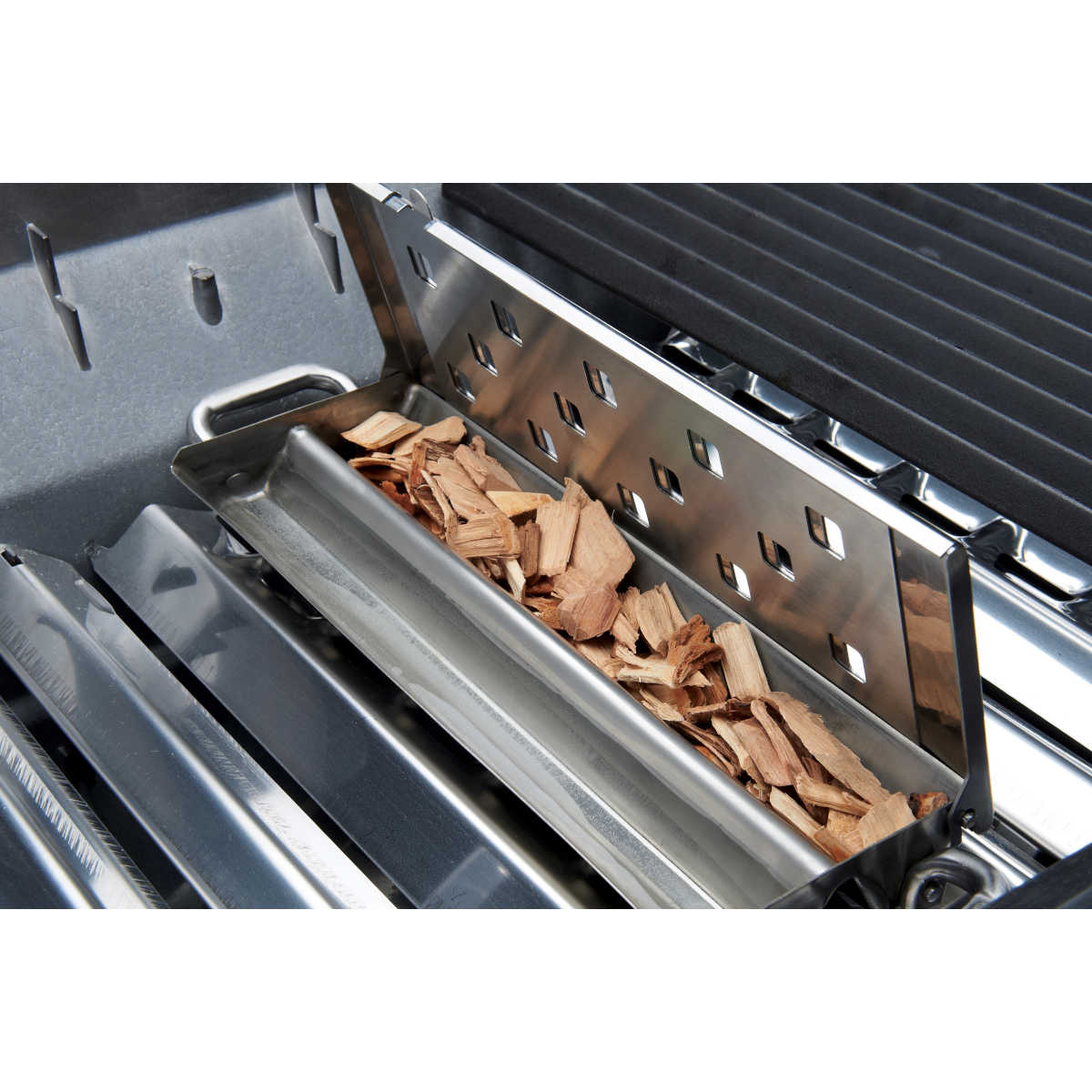 Broil King Premium Smokerbox, 29,5 x 11,5 cm Räucherbox befüllen