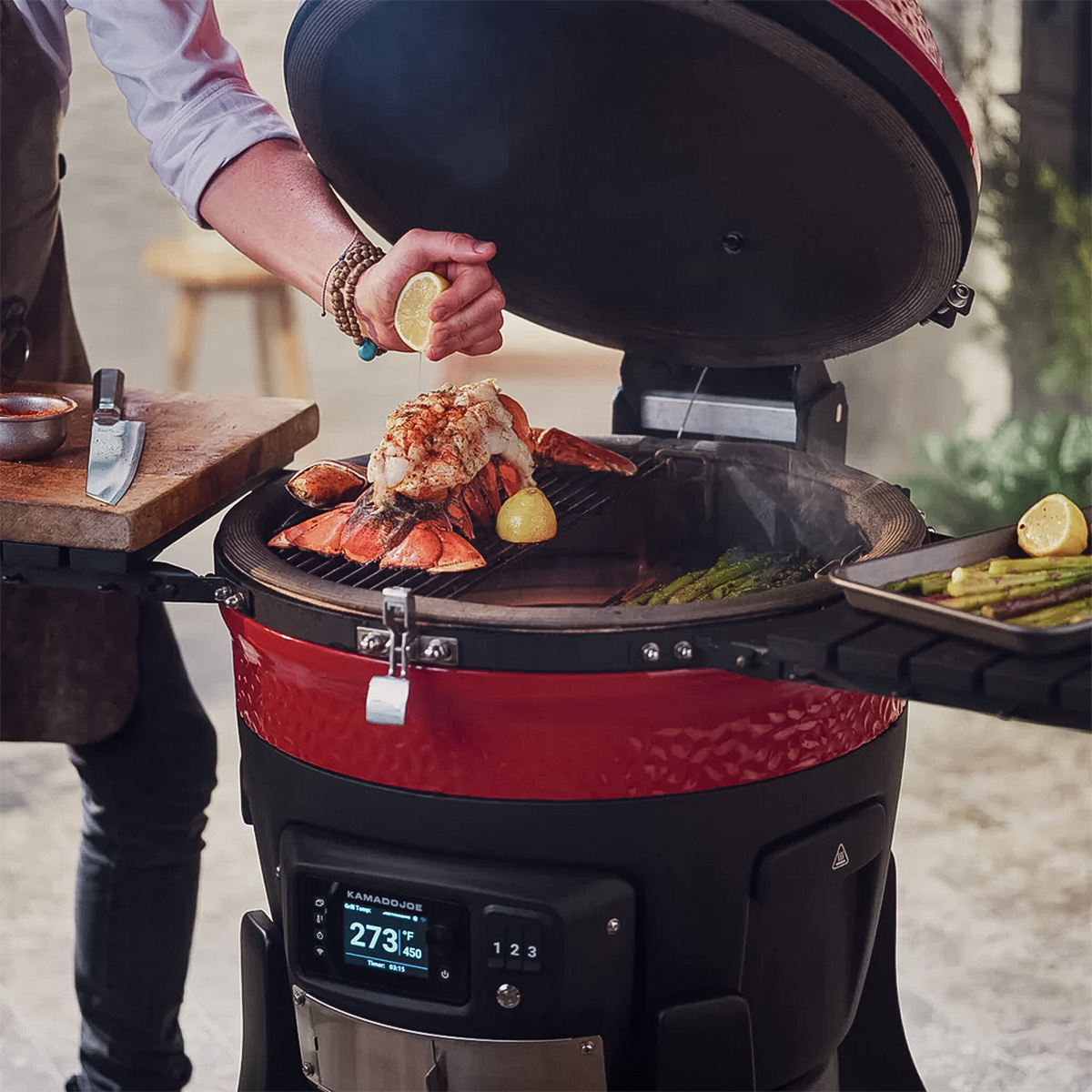 KONNECTED JOE™ Digitaler Holzkohlegrill und Smoker